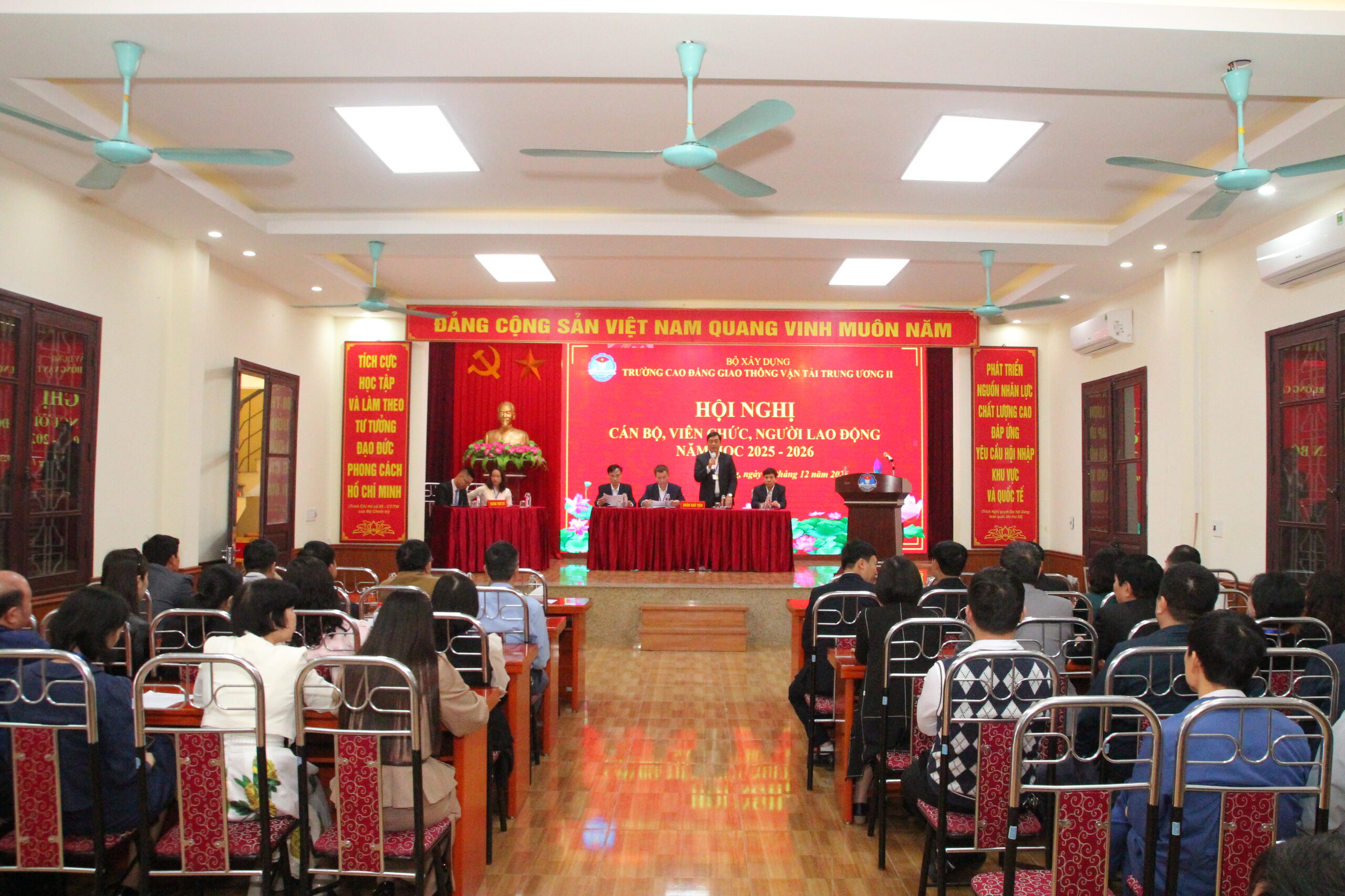 TRƯỜNG CAO ĐẲNG GIAO THÔNG VẬN TẢI TRUNG ƯƠNG II TỔNG KẾT CÔNG TÁC NĂM 2025, TRIỂN KHAI NHIỆM VỤ NĂM 2026